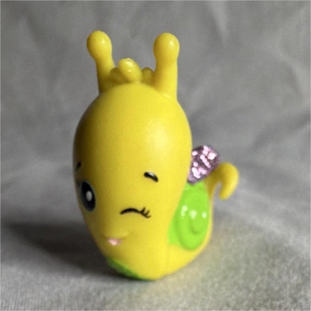 Littlest Pet Shop Snail Figure 70717AFT Yellow Glitter Purple Wings Animal